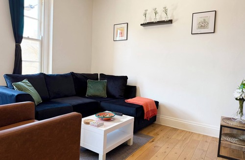 Homerton Apartment | 2 Bedroom Flat, Hackney Central.