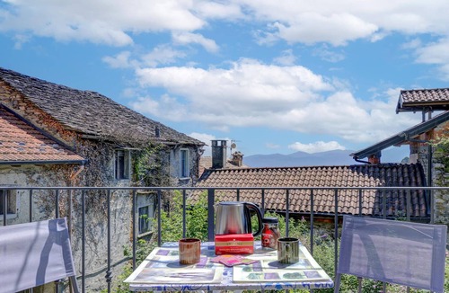 Bee House | 2 bedroom nice home in Albagnano di Bee