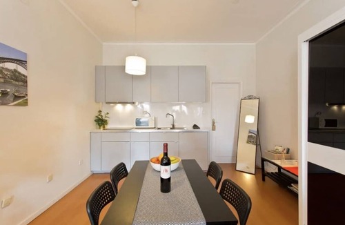 Uniao de Freguesias do Centro Apartment | 2 Comfy Flats w/Netflix | Ace Location by HostWise