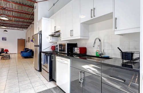 La Petite-Patrie Apartment | #2 - Loft - Plaza St-hubert - Center Montreal