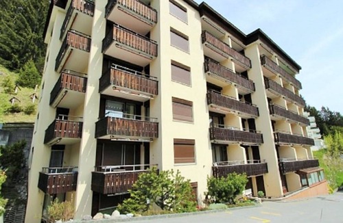 Davos-Platz Apartment | 2½-Zimmerwohnung by Interhome