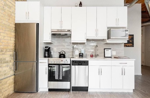 Exchange District Condo | (211) Market Ave Exchange District +Entire 2BR 1BATH+ Fast Wifi (139)