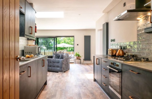Broadway House | 2a Lifford Gardens -Broadway, sleeps 6 guests in 3 bedrooms