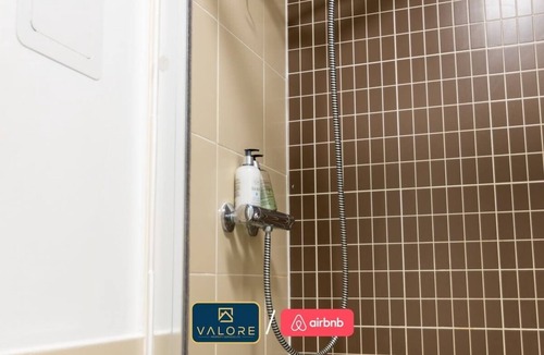 Central Milton Keynes Apartment | 2Bed | 2Bath | Parking | Walk to Sainsbury’s