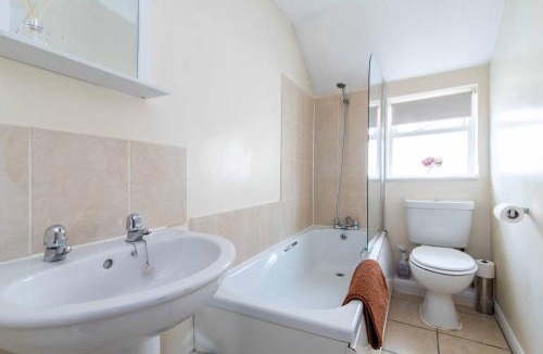 Castle Donington Apartment | 2Bed Contractor Flat - East Midlands Airport - Castle Donington central