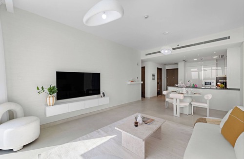 Al Safa Apartment | 2BR M Canal Front with Full Water Views