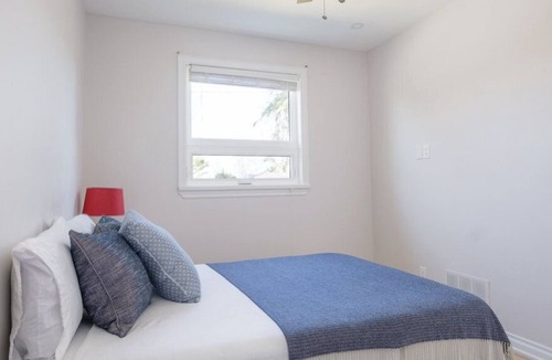 Turkey Point Cottage | 2KMs of beautiful beach is just seconds away!