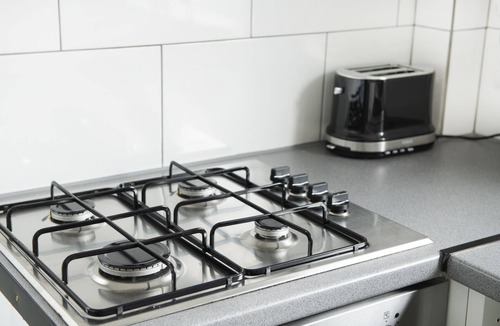 Bramcote House | 3 bed|2 bath|parking|internet|self check in|M1|QMC| UoN|Wollaton|Nottingham