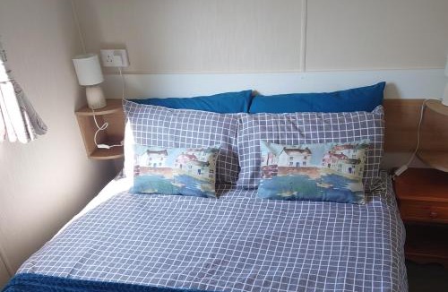 Bembridge House | 3 Bed Caravan-Sleeps 8-Pets-Onsite Pools-Parking