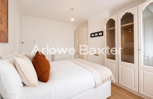 Yiewsley House | 3-Bed Home Near Heathrow & Elizabeth Line