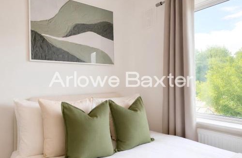 Yiewsley House | 3-Bed Home Near Heathrow & Elizabeth Line