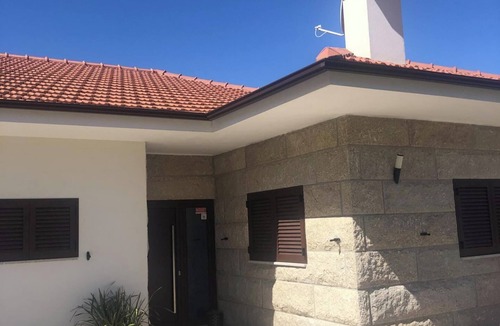Alpendurada e Matos House | 3 Bed House - Sleeps 6 - Parking - Wifi
