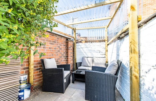 Newark House | 3 Bed House walking distance to Northgate Station