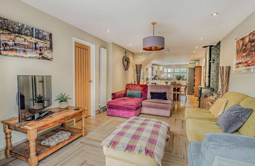 New Forest District Cottage | 3 Bed in Brockenhurst (oc-55301)