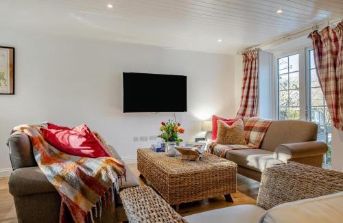 Ventnor House | 3 Bed in Chale oc-s30298