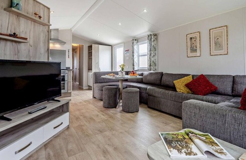 Rookley Ski Chalet | 3 Bed in Ventnor (oc-94278)