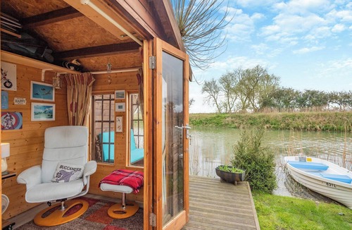 Frognall Cottage | 3 bedroom accommodation in Deeping St James, near Peterborough
