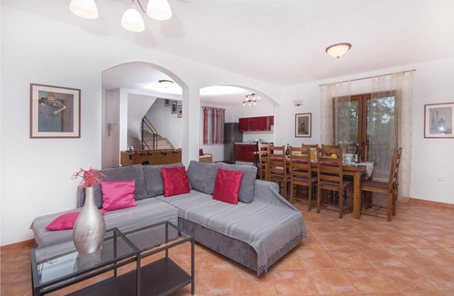 Divsici House | 3 bedroom accommodation in Divsici