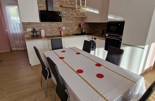 Dizzasco Apartment | 3-bedroom apartment in gorgeous Dizzasco with WiFi