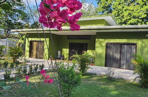 Rio Seco House | 3-bedroom house surrounded by nature, close drive to beach, equipped kitchen,