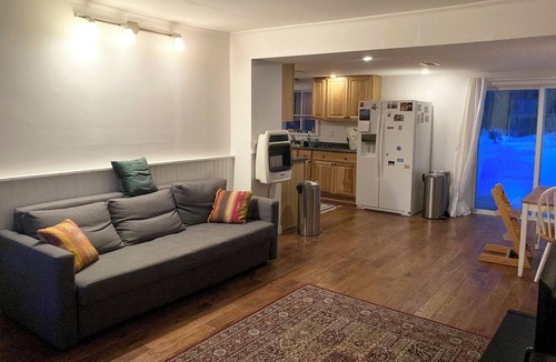 Tannersville House | 3-bedroom house with wildflower garden & backyard, 30+ days only