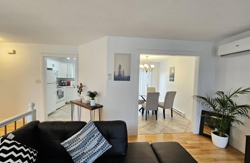 Moncton House | 3 Bedroom Upper unit House n