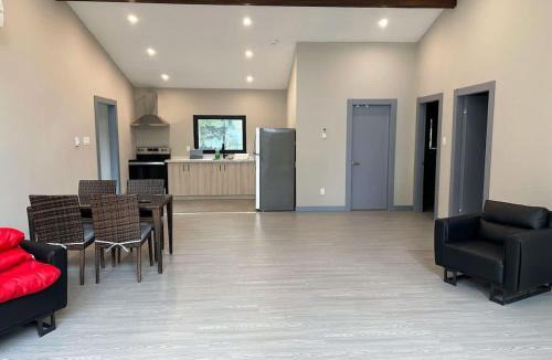 Lakefield House | 3-bedroom Villa in Lakefield #11