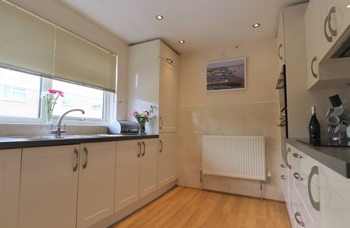 Bembridge House | 3 Harbour Strand - a house that sleeps 6 guests in 3 bedrooms