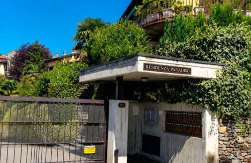 Agra Apartment | 3-room apartment with dream lake view in a residence with pool and sunbathing lawn