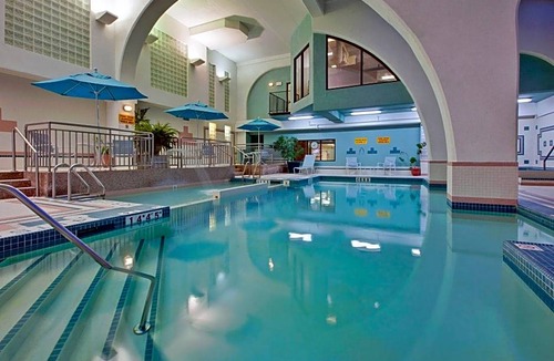 Windsor Hotel | 3-Star Hotel ∙ Holiday Inn Windsor - Ambassador Bridge, an IHG Hotel