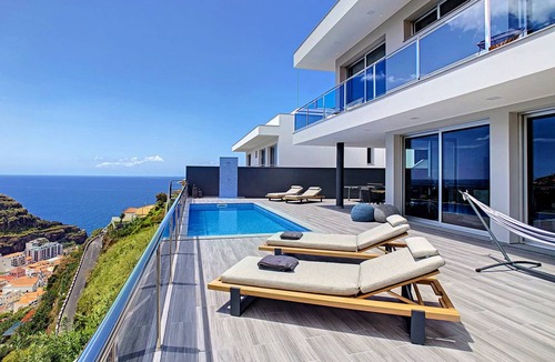 Tabua Villa | 300 m² Villa ∙ 4 bedrooms ∙ 8 guests