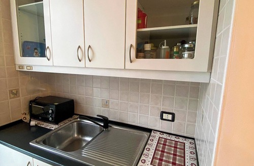Montegrino Valtravaglia Apartment | 3½-zimmer-wohnung in Einer Gepflegten Residenz mit Pool und Tennisplatz