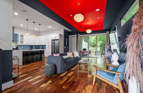 MLK House | 3BR East Austin Unit B - Sleeps 10, Pet Friendly