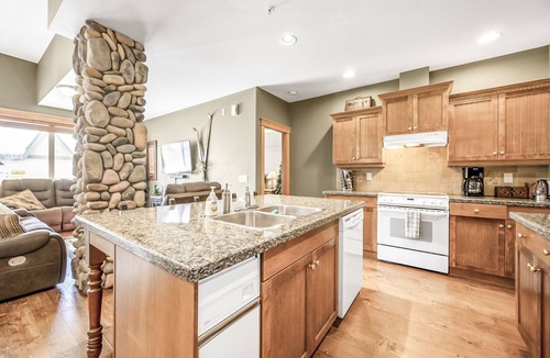 Big White Ski Resort House | 3BR Luxury Townhome Ski In and Out