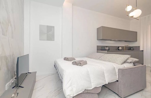 Porta Vittoria Apartment | 3CO4 [Cathedral] Chic Central