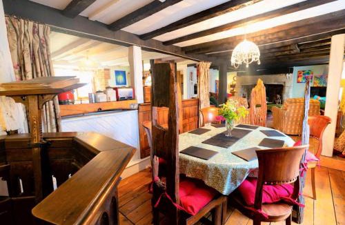 Godshill House | 4 Bed in Godshill oc-ic034