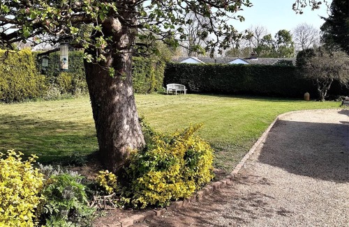 Empingham Cottage | 4 Bed in Oakham (oc-86556)