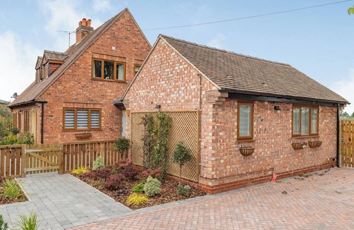 Derbyshire Cottage | 4 bedroom accommodation in Church Broughton, near Derby