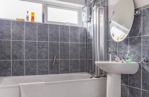 Kenilworth Cottage | 4 bedroom accommodation in Kenilworth