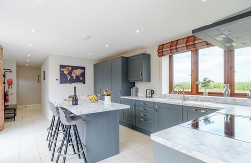 Newark Cottage | 4 bedroom accommodation in East Stoke, near Newark