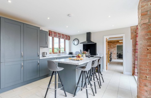 Newark Cottage | 4 bedroom accommodation in East Stoke, near Newark