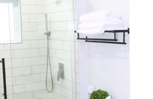Schenectady Apartment | 4 bedroom short term rental furnished Apt