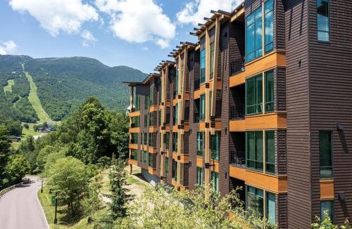 Stowe Area Apartment | 402 - Treehouse Condo - Spruce Peak - Stowe Mt Resort - Ski in Ski Out - Sleeps 9