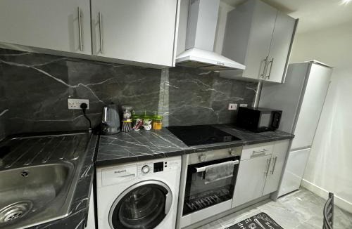 Oadby Apartment | 42 Guthridge Crescent