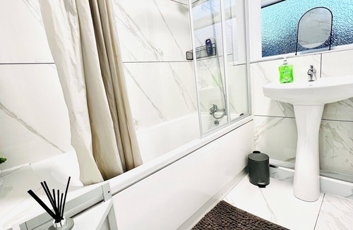 Coalville House | *4bedroomhouse/Sleeps6/Business/WiFi*
