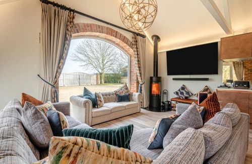 Welby Cottage | 5 Bed in Haceby (oc-c31061)