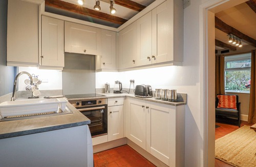 Belper Cottage | 5 BELPER LANE END, pet friendly, character holiday cottage in Belper