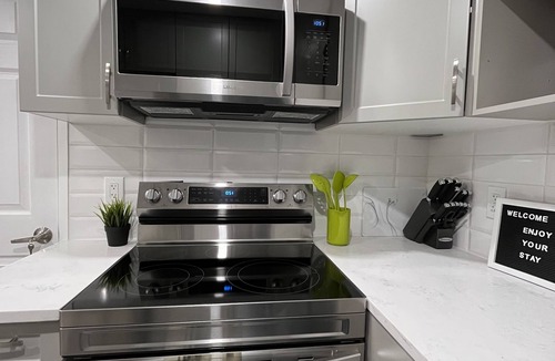 Southwest Calgary Apartment | 5 minutes to Spruce Meadows, Home of Calgary's Show Jumping! Family-sized suite