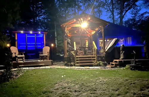 Penelacres Cabin | 5 Star Clean, Lakefront Cabin: Kayaks, Private Dock, Hot Tub & Sauna, Deep Creek