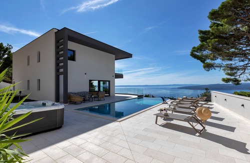 Bast Villa | 5* Villa Melody in Bast